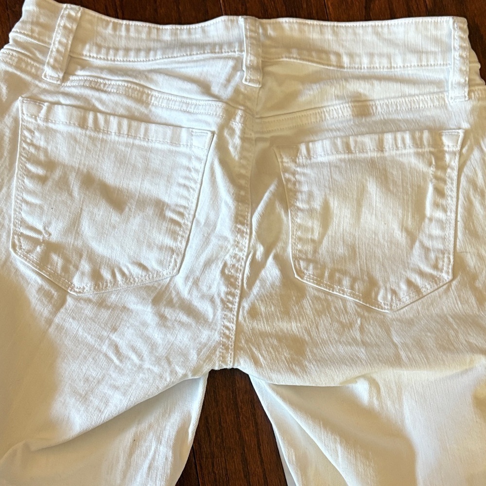 LOFT Curvy White Jean Shorts - Picture 3 of 4